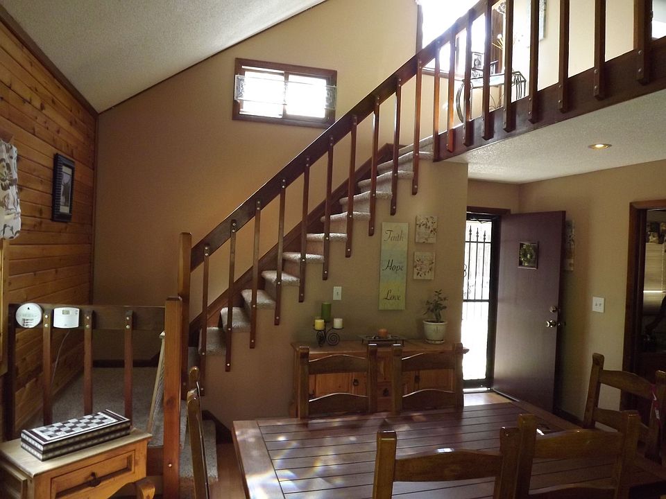 1st image of 1090 Woodland Ave