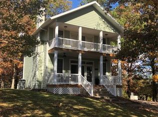 222 Summitview Dr, Eureka Springs, AR 72631