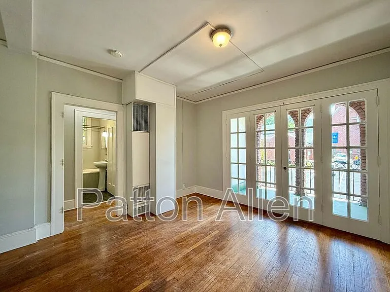 116 E Chestnut St #24 — Photo 5