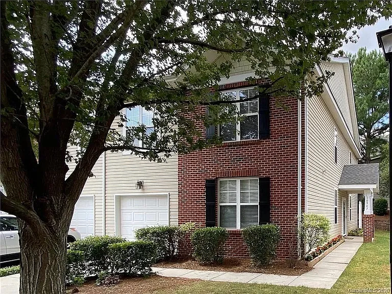 10947 Princeton Village Dr — Photo 4