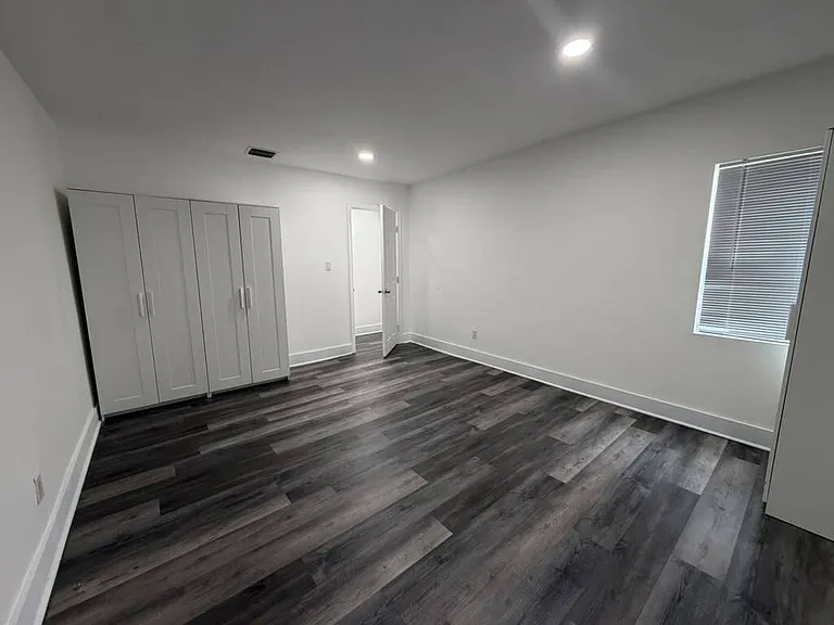 2025 NW 72nd St #2 — Photo 5