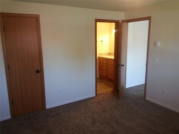 4th image of 412 23rd St SE