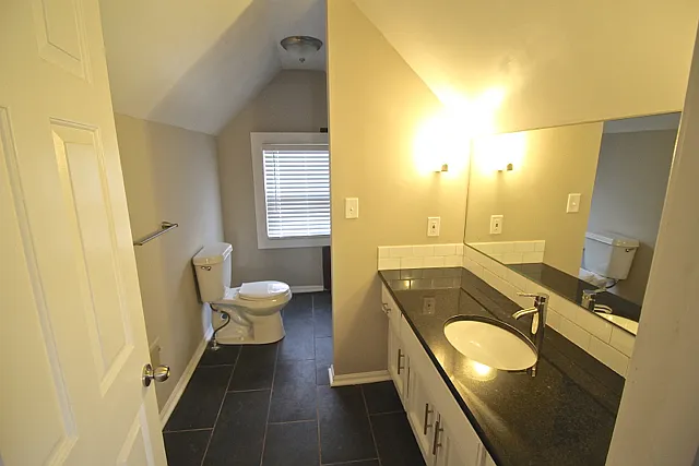 4314 Warwick Blvd — Photo 8