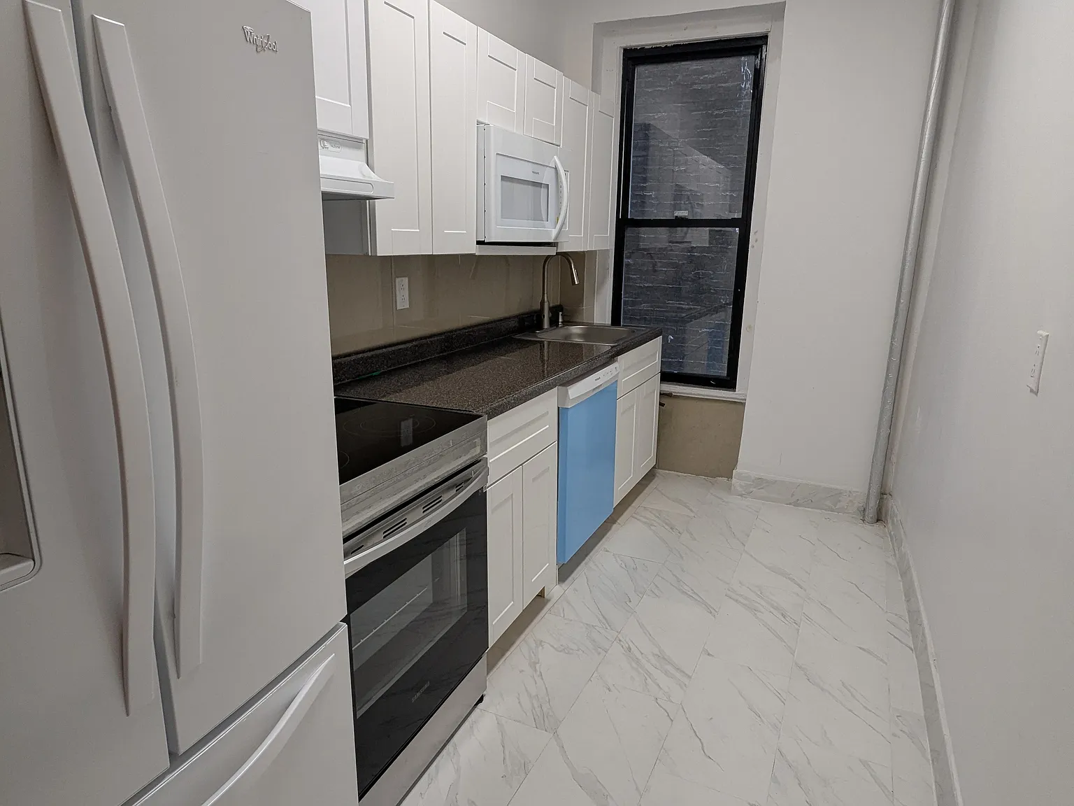 618 Riverside Drive — Photo 3