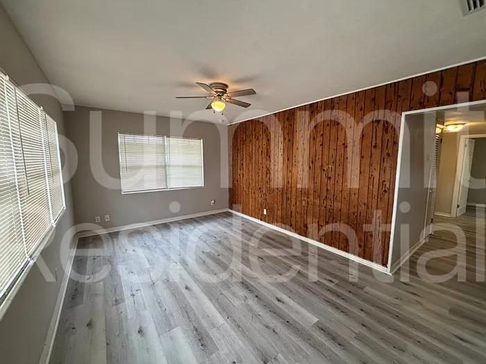 4420 Bass St — Photo 3