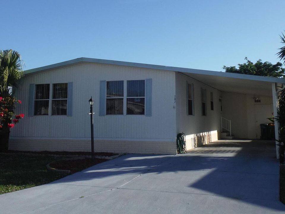1st image of 702 Amaryllis Dr