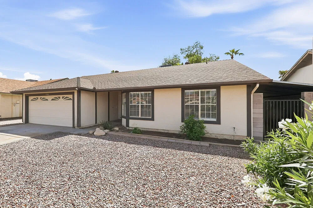 3 bed, 2.0 bath, 1700 sqft, $2,215 — Photo 4