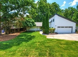 1052 Indian Hills Pkwy NE, Marietta, GA