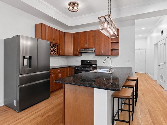 5th image of 2729 W Washington Blvd #2