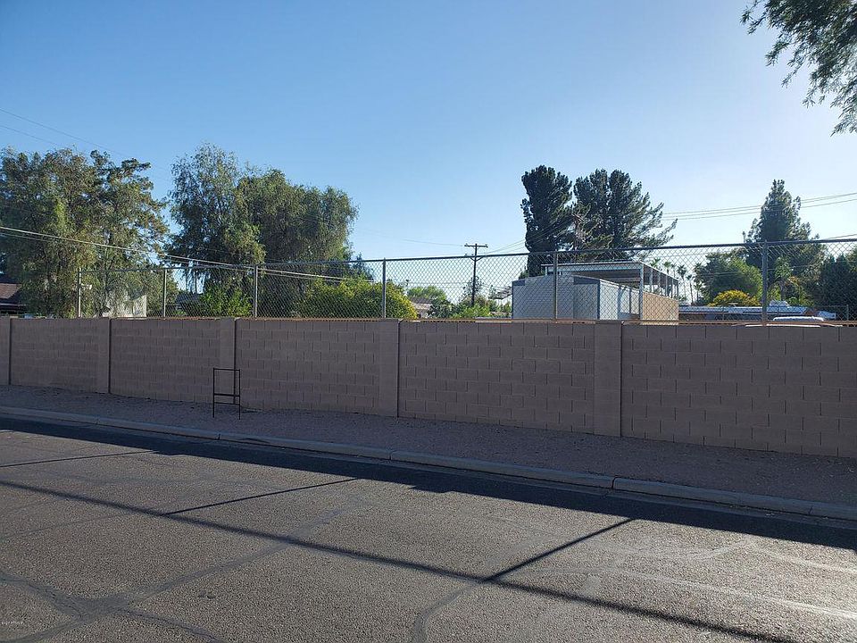 1st image of 1004 North Frst