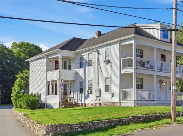 28 E Meadow Rd, Lowell, MA 01854