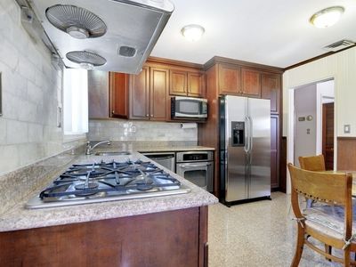 22448 77th Ave, Flushing, NY, 11364