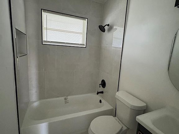 3rd image of 6201 SW 19TH Street