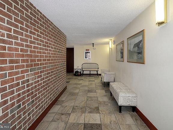 3rd image of 15301 Beaverbrook Ct #92-2A