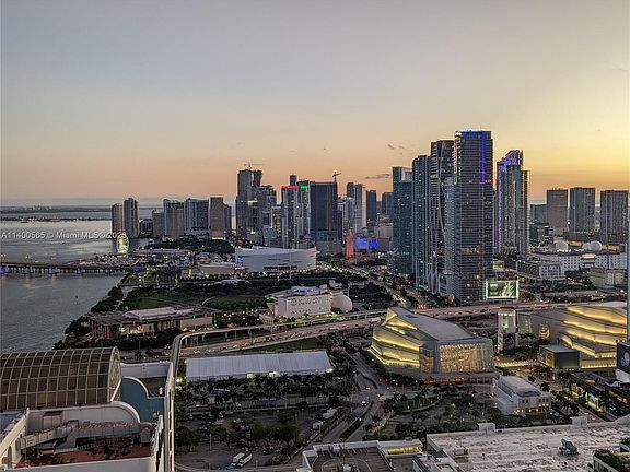2nd image of 1750 N Bayshore Dr APT 4904