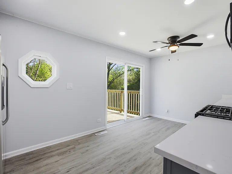915 Mayfield Dr — Photo 8