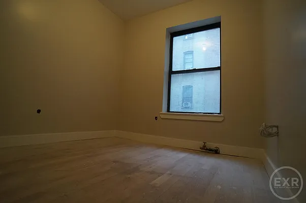 Rented by EXR | media 22