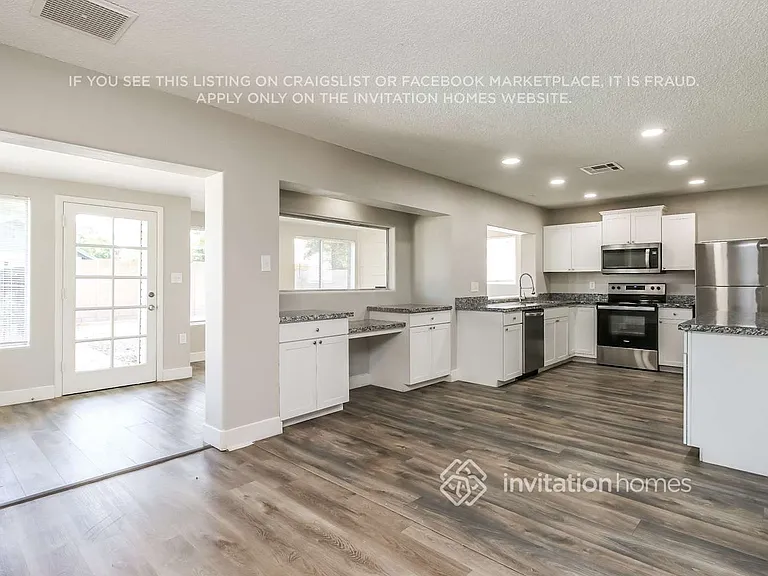 11219 N 41st Ave — Photo 3