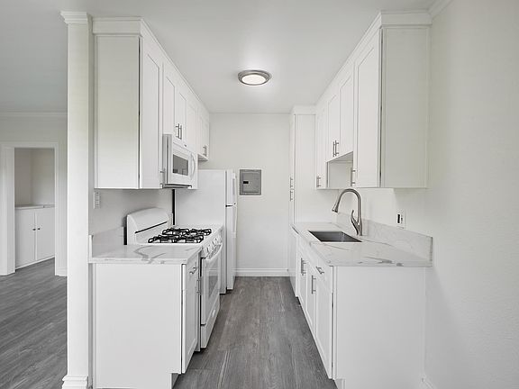 3rd image of 2636 Kansas Ave #9