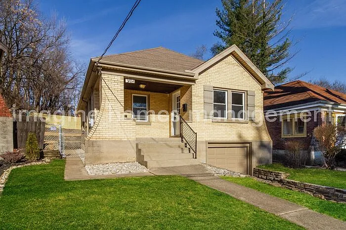 2 bed, 1.0 bath, 883 sqft, $2,195 — Photo 2