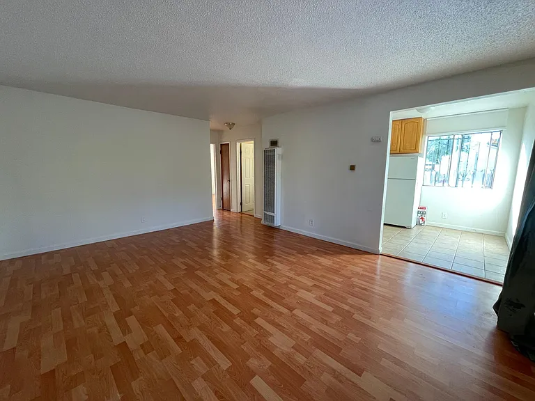 1617 San Joaquin St — Photo 2