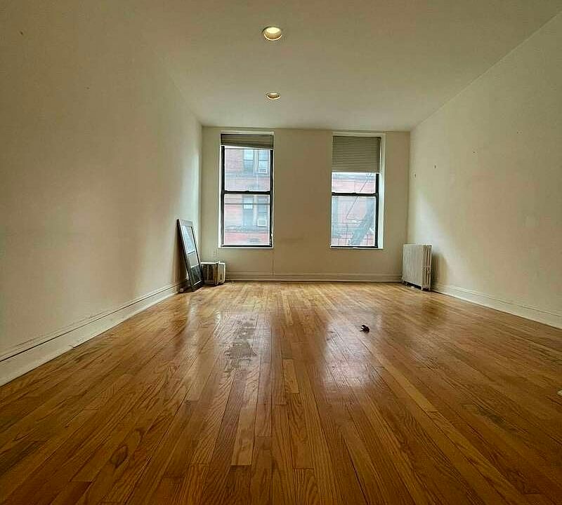 1st image of 217 E 4th St #C3