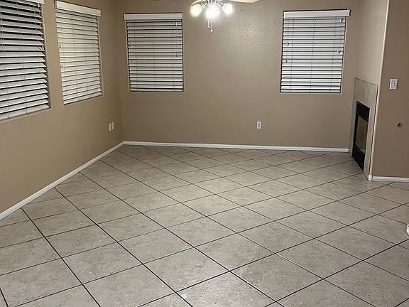 3rd image of 5672 Woods Crossing St