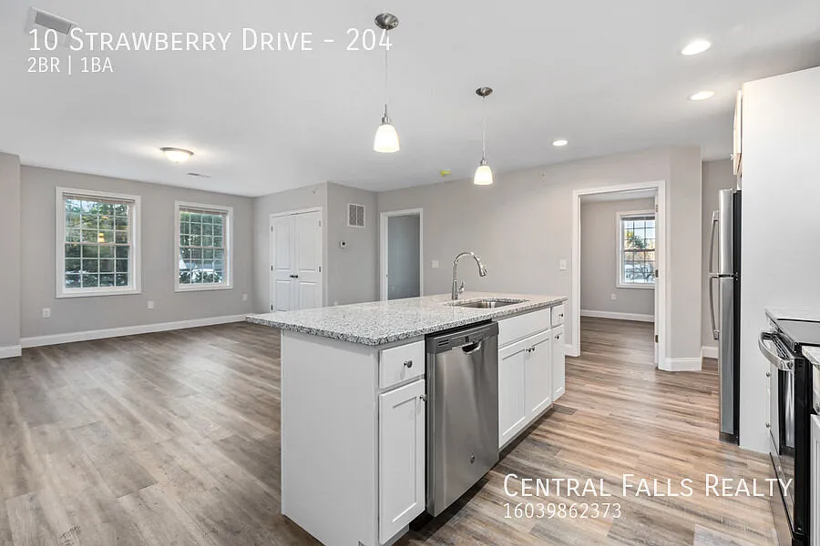2 Bedroom - Available Now ! — Photo 3