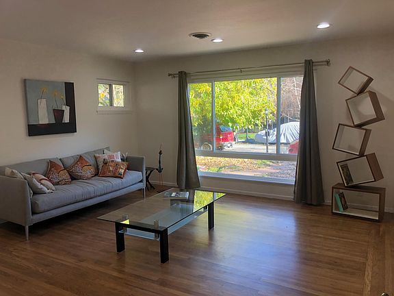 3rd image of 1952 Palo Alto Way