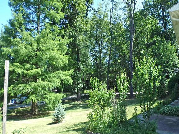 3rd image of 1909 Wolfe Hollow Pl