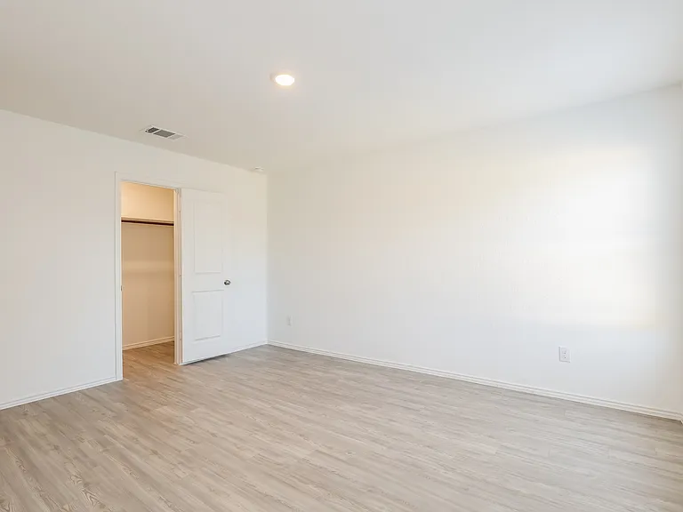 2714 Robles St — Photo 8