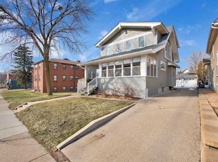 895 Saint Clair Ave, Saint Paul, MN 55105