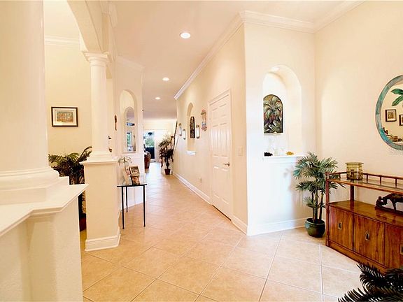 3rd image of 632 Saxony Blvd