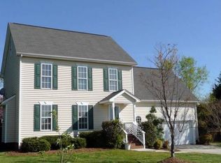 304 Springside Dr, Holly Springs, NC 27540
