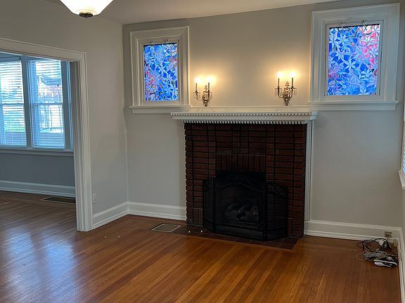 2nd image of 2830 Observatory Ave