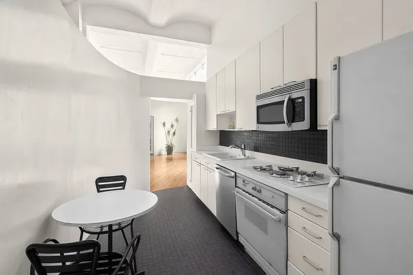 Sold by OFFICIAL | media 6