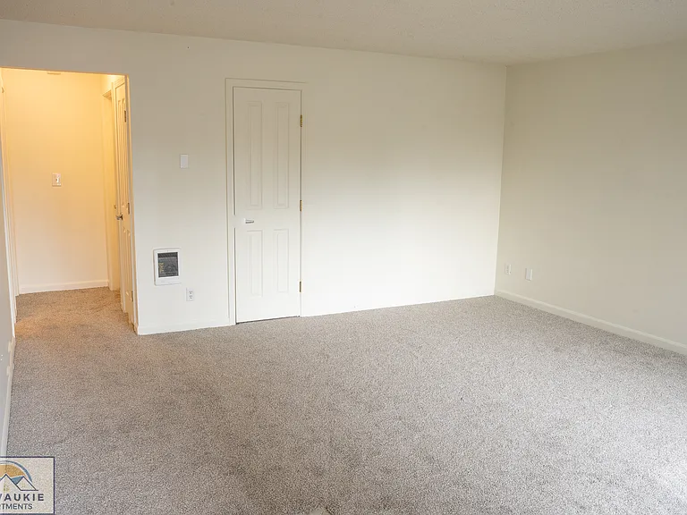 4545 SE Ina Ave #4 — Photo 2