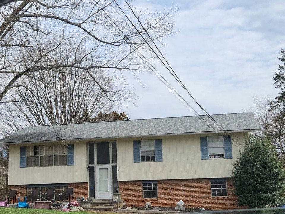 2nd image of 840 Crest Forest Rd