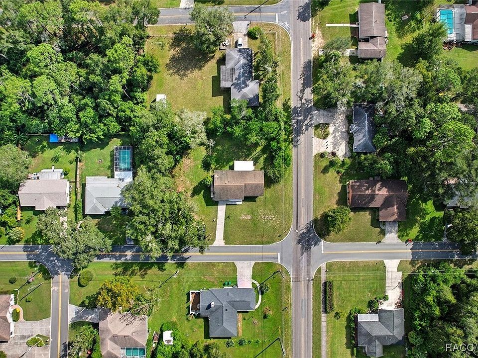 2nd image of 105 E Inverness Blvd