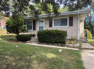 1316 Monroe St, Lake In The Hills, IL 60156