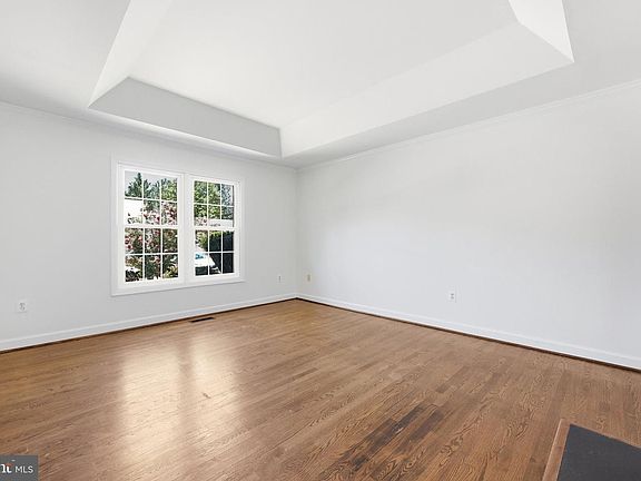 4th image of 2417 Bear Den Rd