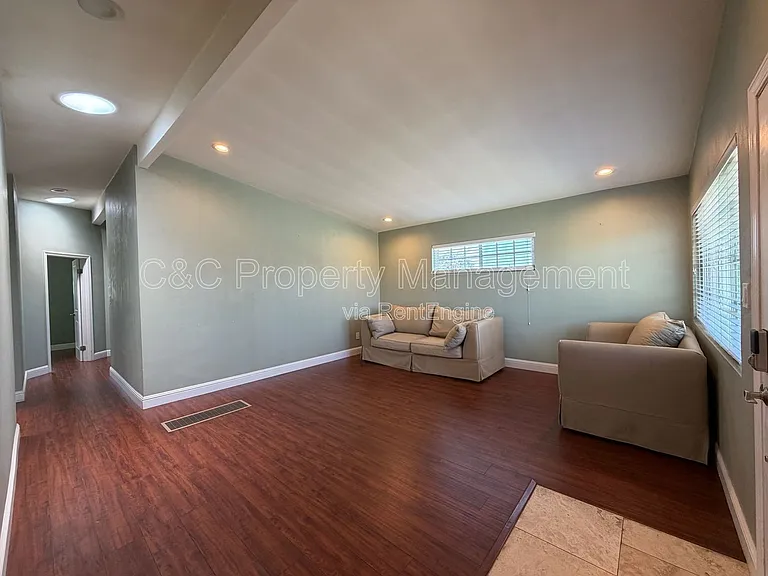 4981 Dassco Ct — Photo 3