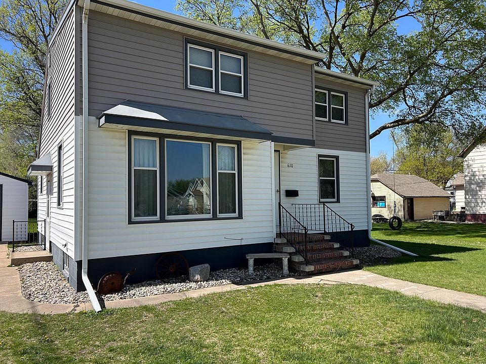 1st image of 610 Lyon Ave N