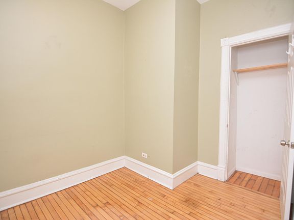 4th image of 1635 N Maplewood Ave