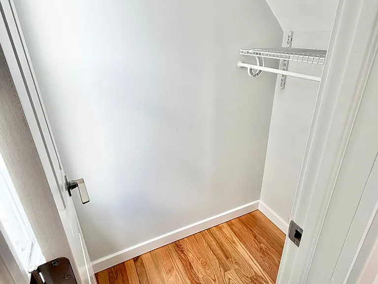 18 Cedar St — Photo 24