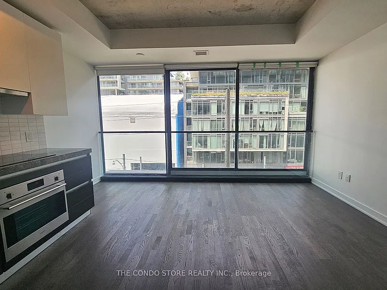 629 King St W #420 — Photo 9