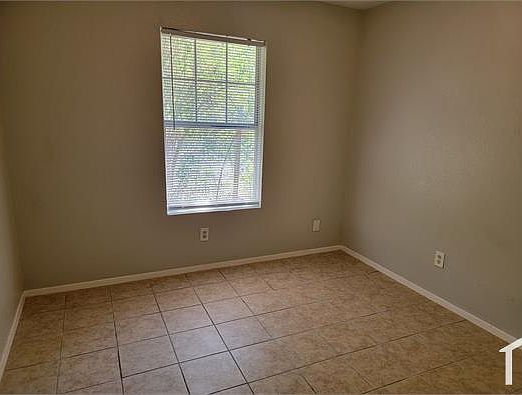 4th image of 1643 Amanda St APT 302