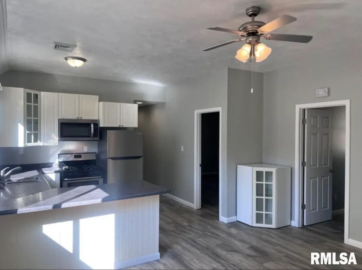 2 bed, 680 sqft, $1,100 — Photo 3