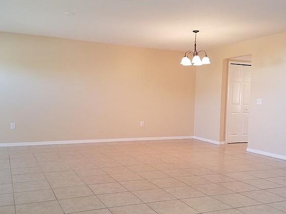 3rd image of 34 Andora Ct