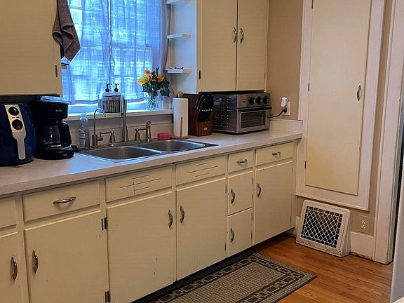 2nd image of 304 Virginia St